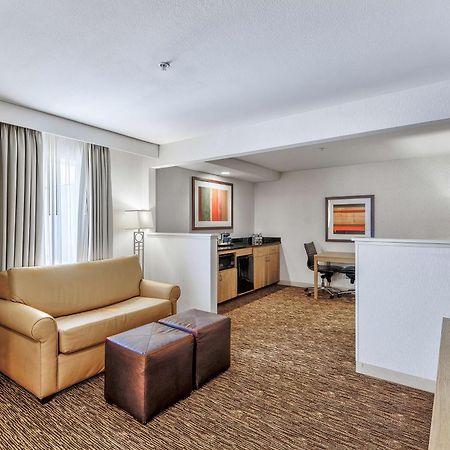 Doubletree By Hilton Vancouver Esterno foto
