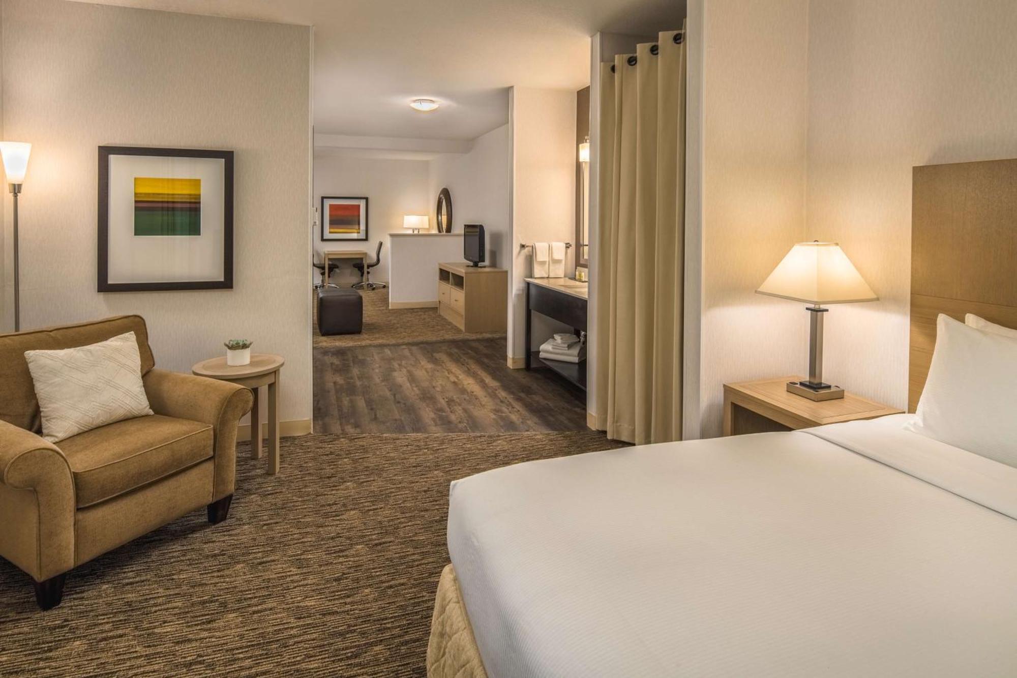 Doubletree By Hilton Vancouver Esterno foto