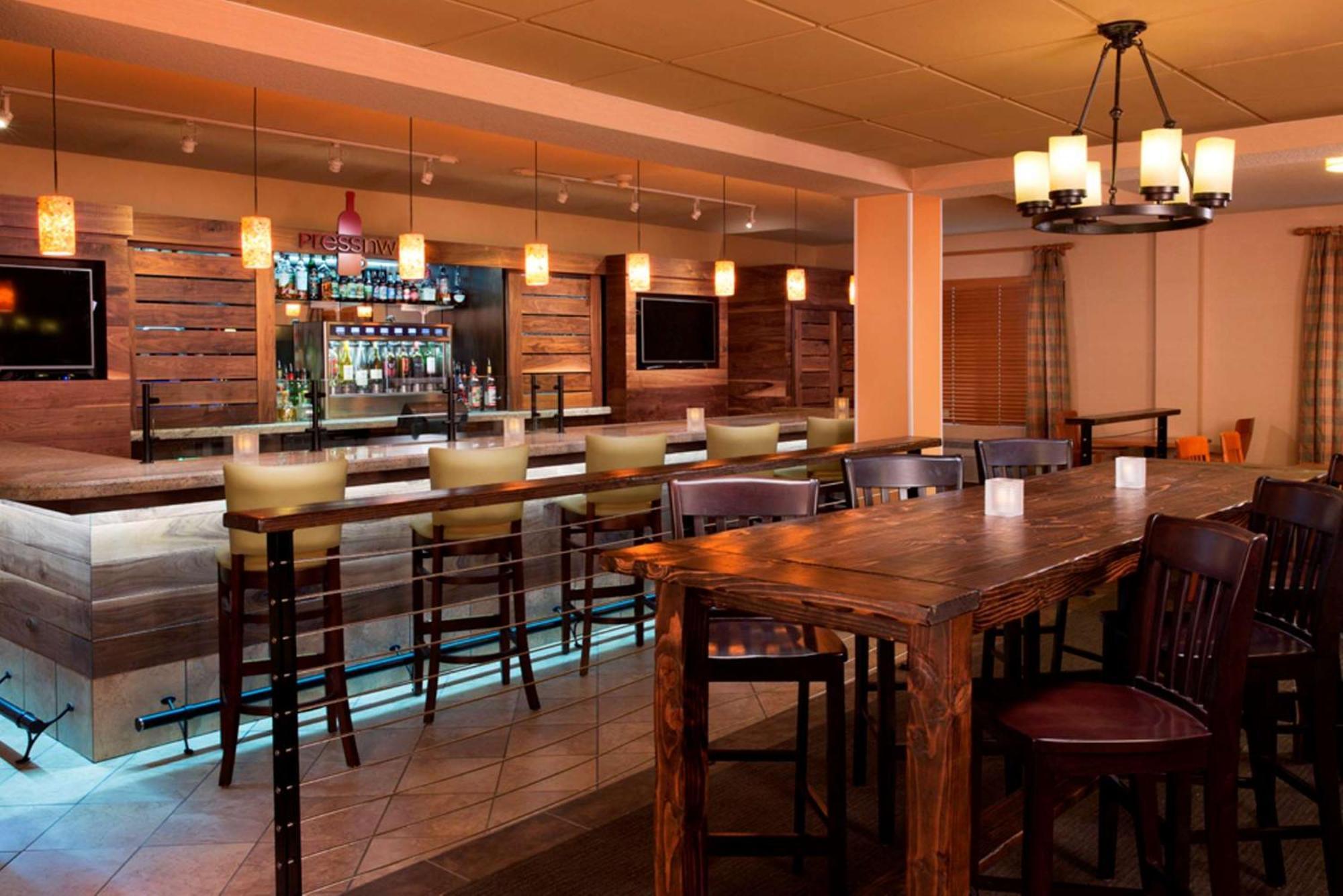 Doubletree By Hilton Vancouver Esterno foto