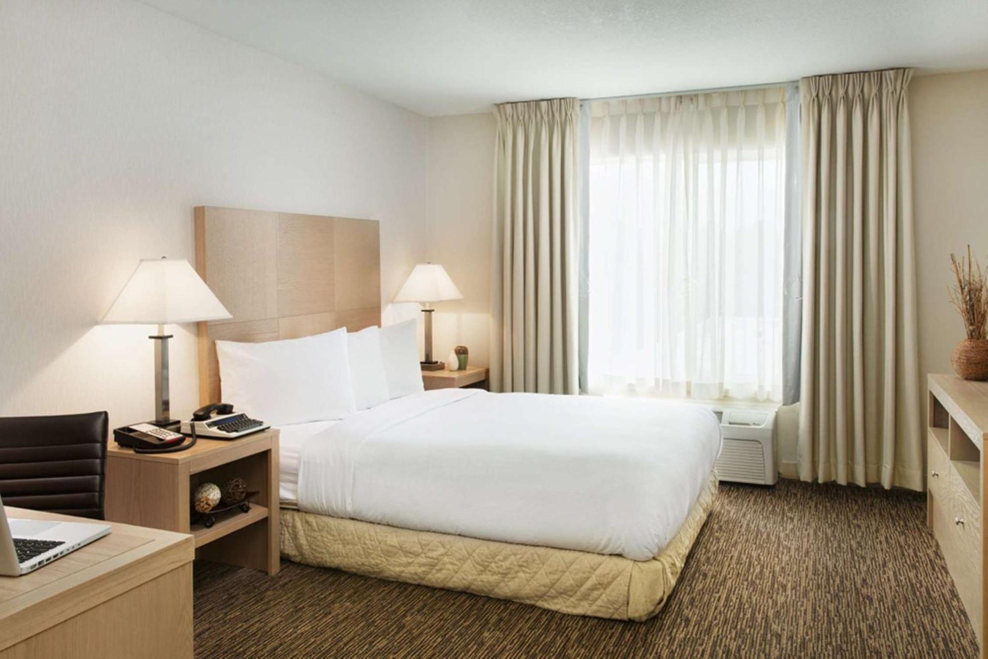 Doubletree By Hilton Vancouver Esterno foto